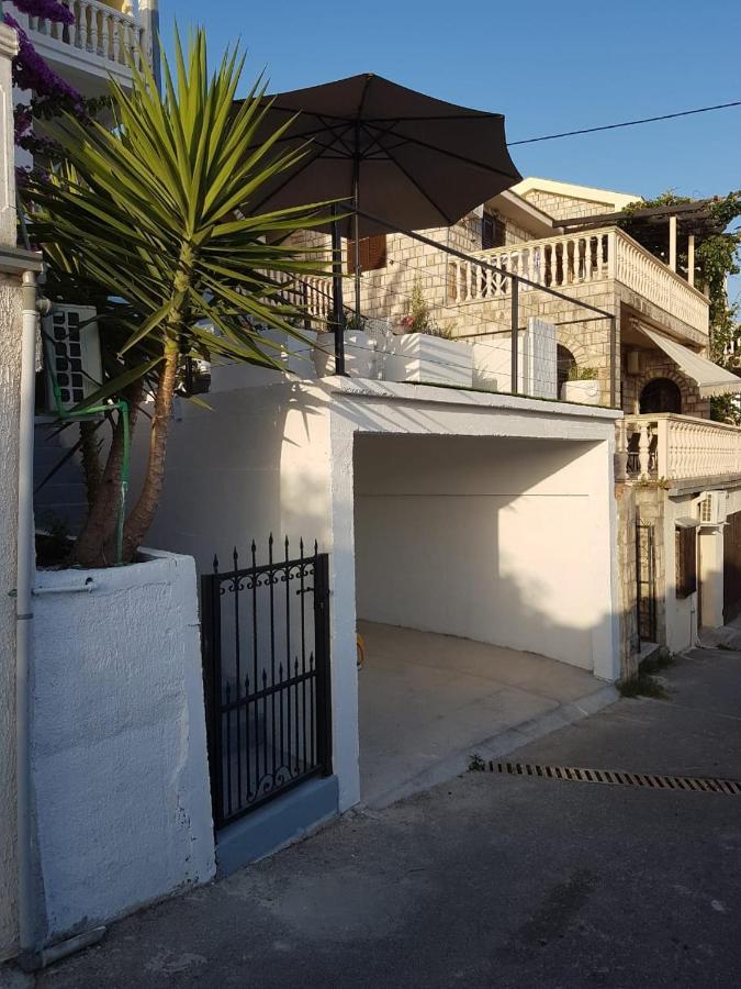 Waterfront Townhouse Sunset View With Garage Apartment Bigovo Bagian luar foto